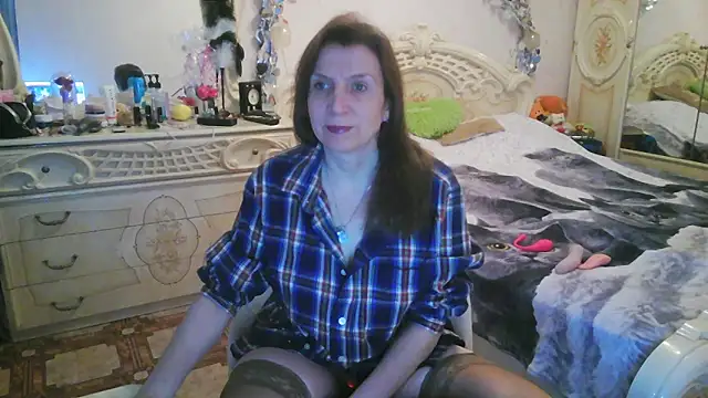 Debra Phoenix online show from April 2026 10:27:02 PM