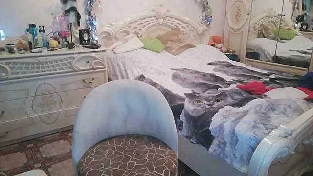 Debra Phoenix online show from April 2026 07:06:02 PM