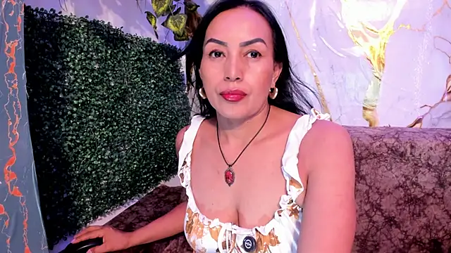 Snapshot of MeleekXXX_ chatting on April 2026 08:24:01 PM MeleekXXX online show from April 2026 08:24:01 PM