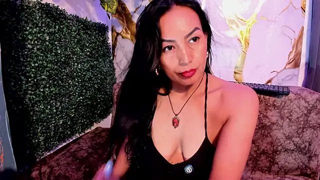 Snapshot of MeleekXXX_ chatting on May 2026 08:01:02 PM MeleekXXX online show from May 2026 08:01:02 PM