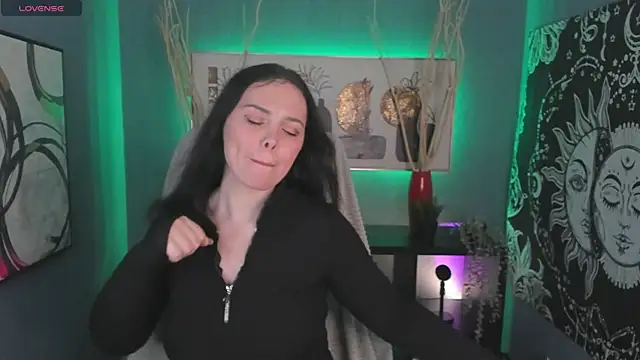 Snapshot of Emma_Rolland chatting on January 2025 08:48:02 PM Emma Rolland online show from January 2025 08:48:02 PM