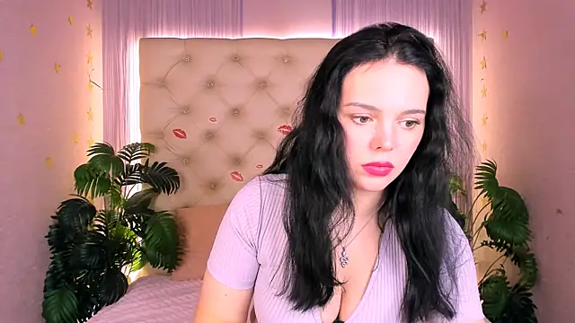 Snapshot of Emma_Rolland chatting on December 2024 10:25:01 AM Emma Rolland online show from December 2024 10:25:01 AM