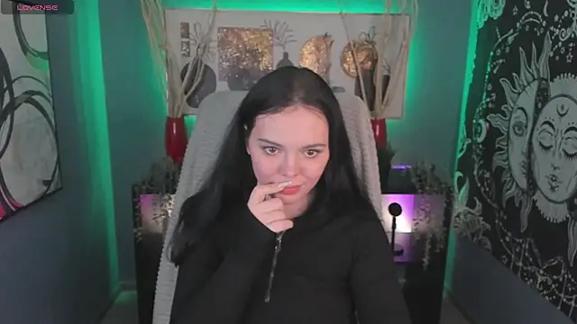 Snapshot of Emma_Rolland chatting on January 2025 11:59:01 PM Emma Rolland online show from January 2025 11:59:01 PM