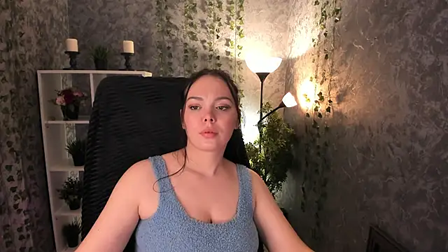 Snapshot of Emma_Rolland chatting on December 2024 02:43:02 AM Emma Rolland online show from December 2024 02:43:02 AM