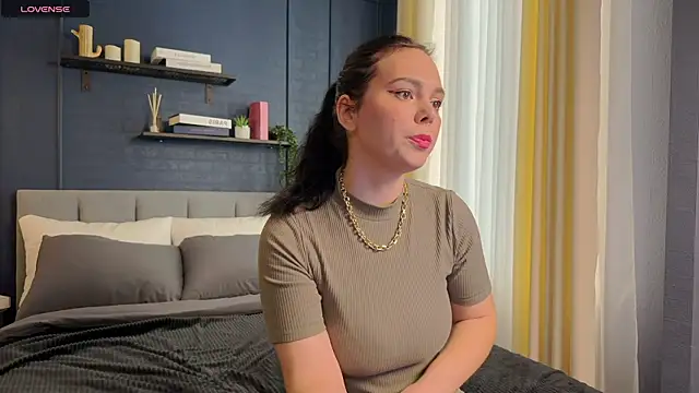 Snapshot of Emma_Rolland chatting on February 2025 08:51:02 PM Emma Rolland online show from February 2025 08:51:02 PM