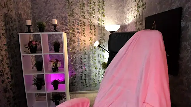 Snapshot of Emma_Rolland chatting on January 2025 02:43:02 AM Emma Rolland online show from January 2025 02:43:02 AM