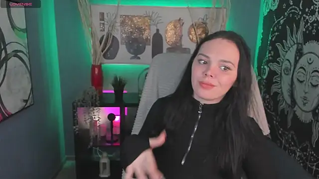 Snapshot of Emma_Rolland chatting on January 2025 06:02:02 AM Emma Rolland online show from January 2025 06:02:02 AM