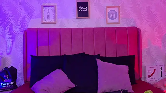 natacha  black  online show from March 2026 10:01:01 PM