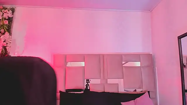 Snapshot of natacha__black_ chatting on February 2025 08:58:01 AM natacha black online show from February 2025 08:58:01 AM