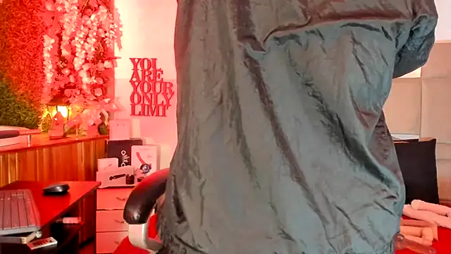 Snapshot of natacha__black_ chatting on February 2025 01:02:02 AM natacha black online show from February 2025 01:02:02 AM