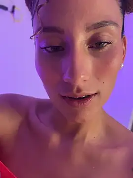 Snapshot of varenkaivanova_22 chatting on January 2025 10:52:02 AM varenkaivanova 22 online show from January 2025 10:52:02 AM