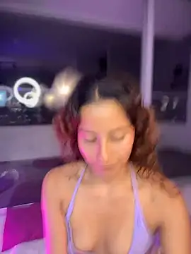 Snapshot of varenkaivanova_22 chatting on January 2025 06:33:01 AM varenkaivanova 22 online show from January 2025 06:33:01 AM