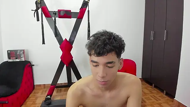 Snapshot of Harry_LatinBoy chatting on January 2025 10:41:02 PM Harry LatinBoy online show from January 2025 10:41:02 PM