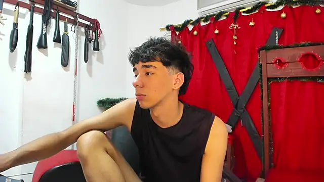 Snapshot of Harry_LatinBoy chatting on December 2024 01:39:02 AM Harry LatinBoy online show from December 2024 01:39:02 AM