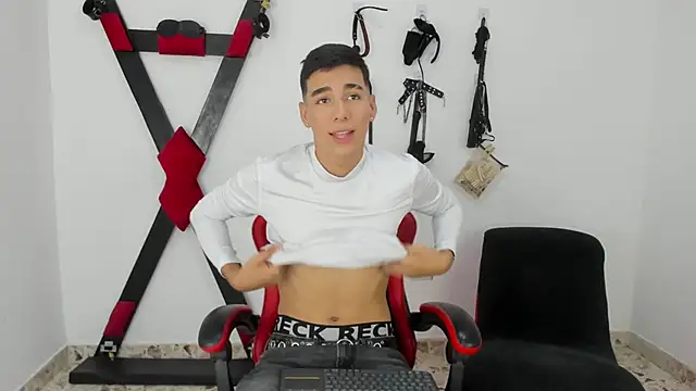 Snapshot of Harry_LatinBoy chatting on November 2025 07:30:02 PM Harry LatinBoy online show from November 2025 07:30:02 PM