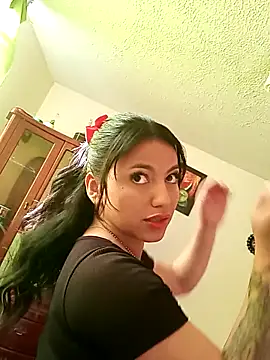 Snapshot of Naomy_veracruz_ chatting on November 2025 12:20:02 PM Naomy veracruz online show from November 2025 12:20:02 PM