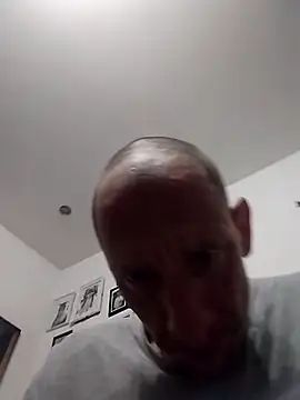 RomanOk41 online show from April 2026 01:01:01 AM