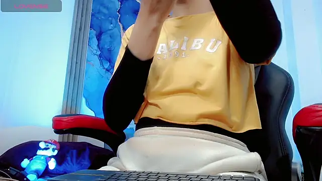 Alessa mullen online show from November 2025 02:48:01 AM