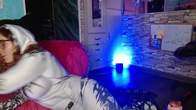 Meg4n 420 online show from November 2025 05:00:01 AM