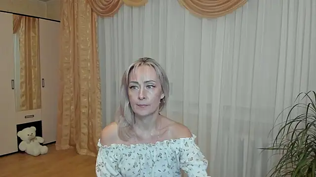 Julia Cherry  online show from March 2025 02:56:02 PM