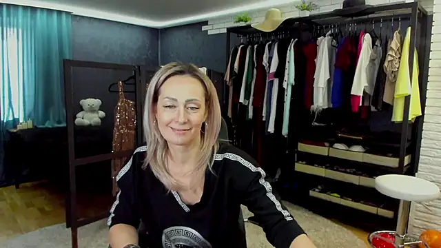 Julia Cherry  online show from February 2026 09:50:02 AM