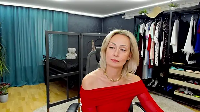Snapshot of Julia_Cherry_ chatting on May 2026 01:17:02 PM Julia Cherry online show from May 2026 01:17:02 PM