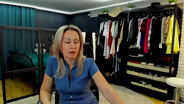 Snapshot of Julia_Cherry_ chatting on May 2026 03:39:01 PM Julia Cherry online show from May 2026 03:39:01 PM