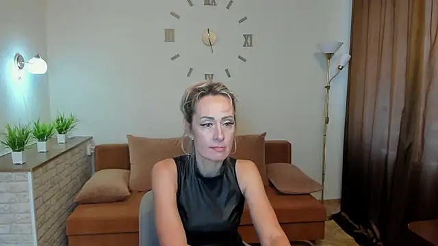 Julia Cherry  online show from January 2025 10:34:02 AM