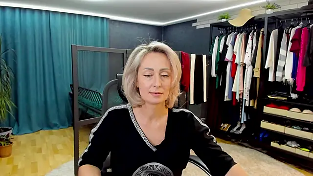 Snapshot of Julia_Cherry_ chatting on May 2026 02:03:01 PM Julia Cherry online show from May 2026 02:03:01 PM
