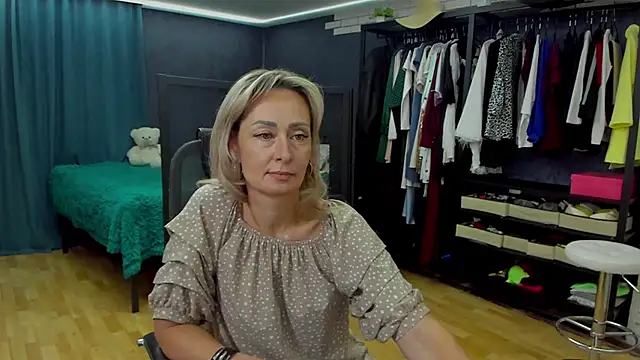 Snapshot of Julia_Cherry_ chatting on December 2025 12:51:01 PM Julia Cherry online show from December 2025 12:51:01 PM