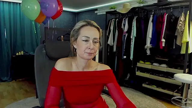 Julia Cherry  online show from February 2026 01:55:01 PM