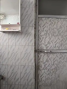 surabhi09 online show from November 2025 07:12:01 AM