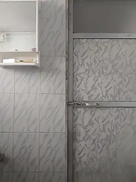 surabhi09 online show from November 2025 09:09:02 AM