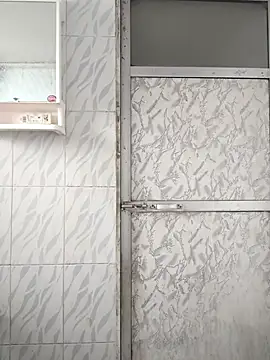 surabhi09 online show from October 2025 04:35:02 AM