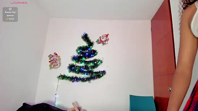 Snapshot of Zoey_Donovan chatting on December 2025 08:47:01 PM Zoey Donovan online show from December 2025 08:47:01 PM