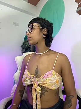 Snapshot of LollaByer chatting on November 2025 09:08:02 PM LollaByer online show from November 2025 09:08:02 PM