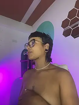 Snapshot of LollaByer chatting on November 2025 09:08:01 PM LollaByer online show from November 2025 09:08:01 PM