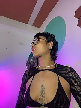 Snapshot of LollaByer chatting on November 2025 11:10:01 PM LollaByer online show from November 2025 11:10:01 PM