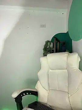 LollaByer online show from April 2026 09:07:02 PM