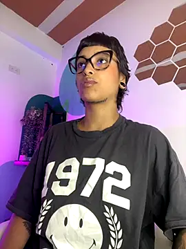 Snapshot of LollaByer chatting on October 2025 09:15:01 PM LollaByer online show from October 2025 09:15:01 PM