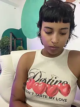 Snapshot of LollaByer chatting on November 2025 09:04:01 PM LollaByer online show from November 2025 09:04:01 PM