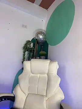 LollaByer online show from April 2026 09:10:01 PM