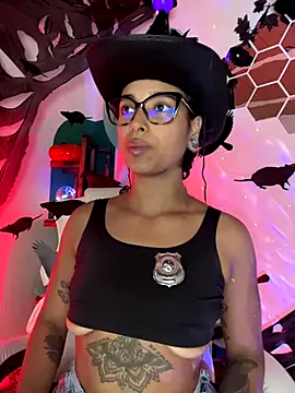 Snapshot of LollaByer chatting on October 2025 07:33:01 PM LollaByer online show from October 2025 07:33:01 PM