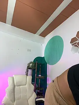 Snapshot of LollaByer chatting on September 2025 09:04:02 PM LollaByer online show from September 2025 09:04:02 PM