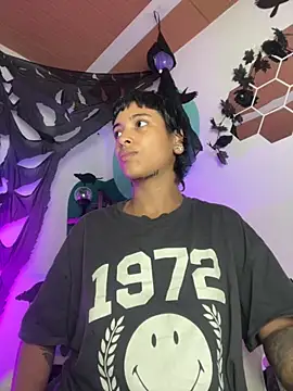 Snapshot of LollaByer chatting on October 2025 09:03:01 PM LollaByer online show from October 2025 09:03:01 PM