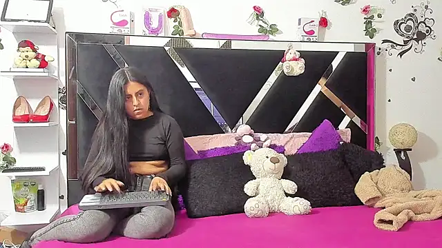 Snapshot of thedream_girls chatting on September 2025 12:04:02 PM thedream girls online show from September 2025 12:04:02 PM