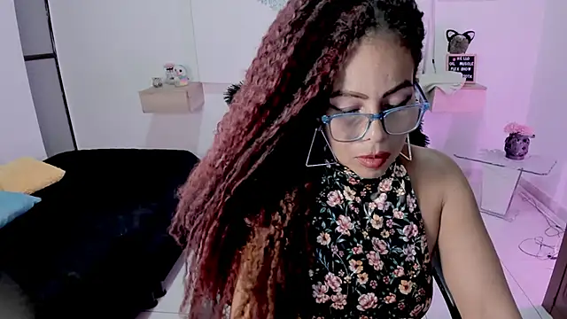 Snapshot of Rachell_28 chatting on December 2024 09:18:02 PM Rachell 28 online show from December 2024 09:18:02 PM