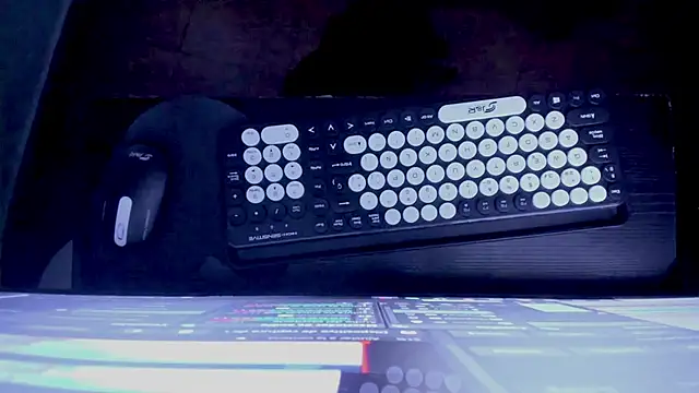 Snapshot of Rachell_28 chatting on March 2025 07:33:02 AM Rachell 28 online show from March 2025 07:33:02 AM