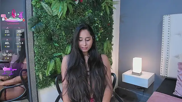 Julia Martinez  online show from September 2025 11:39:02 AM