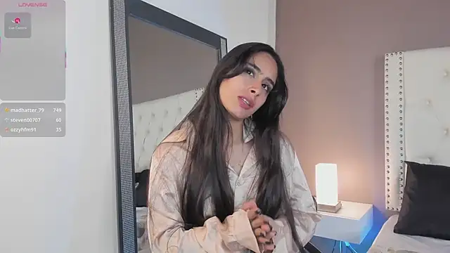 Snapshot of Julia_Martinez_ chatting on April 2026 05:52:01 PM Julia Martinez online show from April 2026 05:52:01 PM